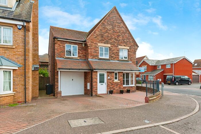 4 Bedroom Detached House For Sale In Hunters Chase, Kirby Cross, Frinton-On-Sea, Essex, CO13