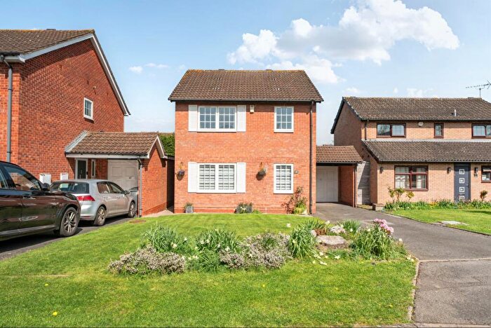 4 Bedroom Detached House For Sale In Sherdmore Croft, Shirley, Solihull, West Midlands, B90