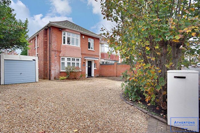 2 Bedroom Apartment For Sale In Charminster Avenue, Bournemouth, BH9