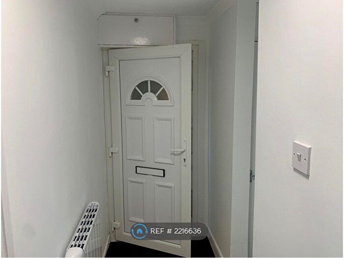 2 Bedroom Flat To Rent In Simon Court, Exhall, Coventry, CV7