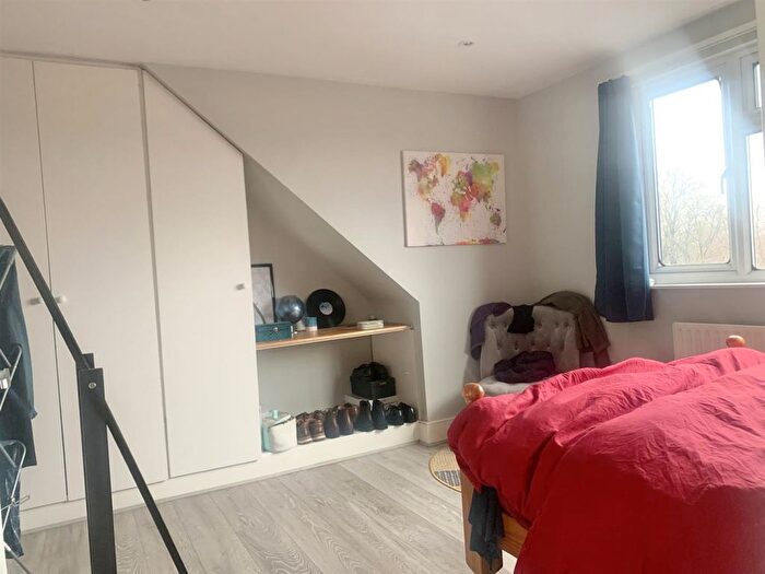 1 Bedroom Property To Rent In Grange Park, London, W5