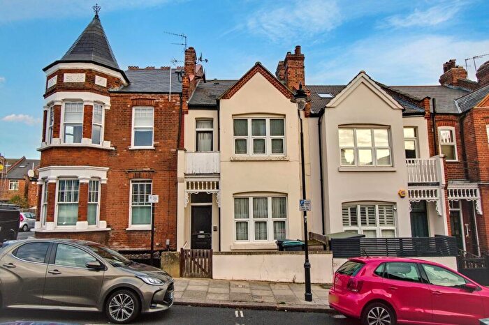 1 Bedroom Flat For Sale In Flat A, Rathcoole Gardens, Hornsey, London, N8