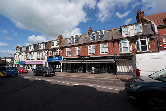 2 Bedroom Flat For Sale In Clinton Lane, Seaford, BN25