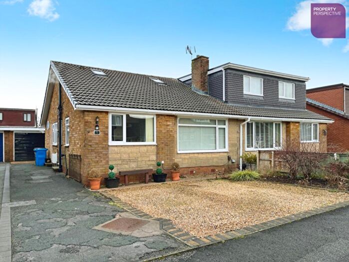 4 Bedroom Semi-Detached Bungalow For Sale In Sherwood Way, Shaw, Oldham, OL2