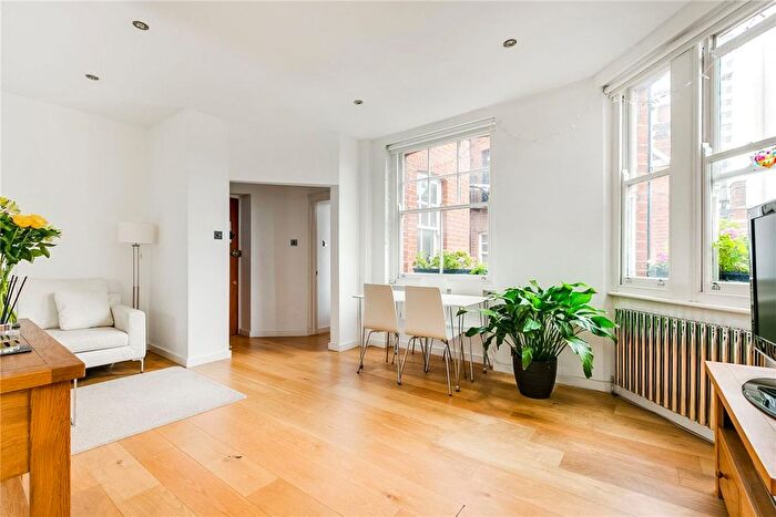 3 Bedroom Flat To Rent In Portman Mansions, Marylebone, W1U