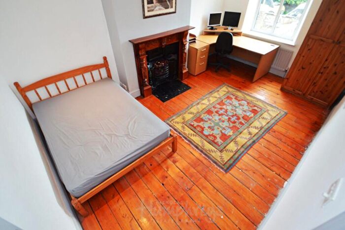 2 Bedroom Flat To Rent In High Street North, DH7