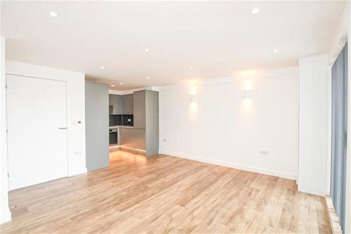 1 Bedroom Flat To Rent In Brent Street, Hendon, NW4