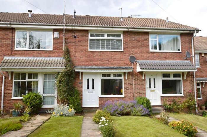 2 Bedroom Property To Rent In New Park Vale, Farsley, Pudsey, LS28