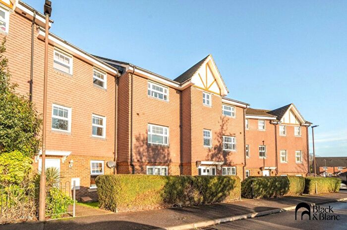 2 Bedroom Flat For Sale In Parkland Mead, Bickley, Bromley, BR1