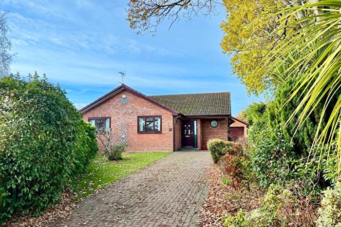 3 Bedroom Detached Bungalow For Sale In Keswick Way, Verwood, BH31