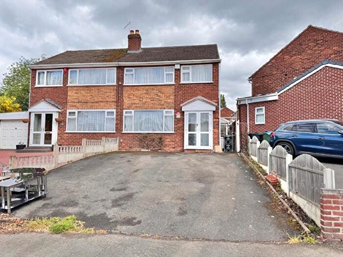 3 Bedroom Semi-Detached House To Rent In Walsall Road, West Bromwich, West Midlands, B71