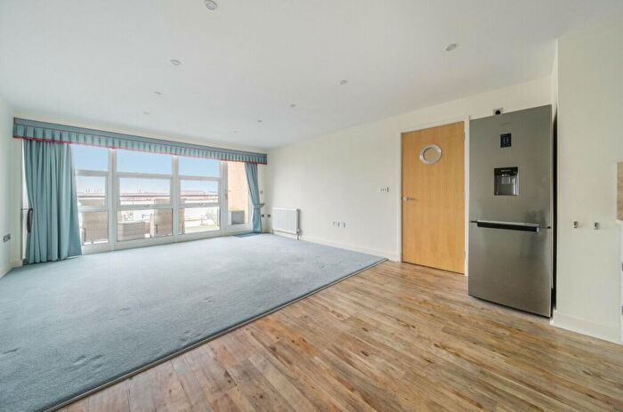 2 Bedroom Flat For Sale In Gosport Marina, Mumby Road, Gosport, Hampshire, PO12