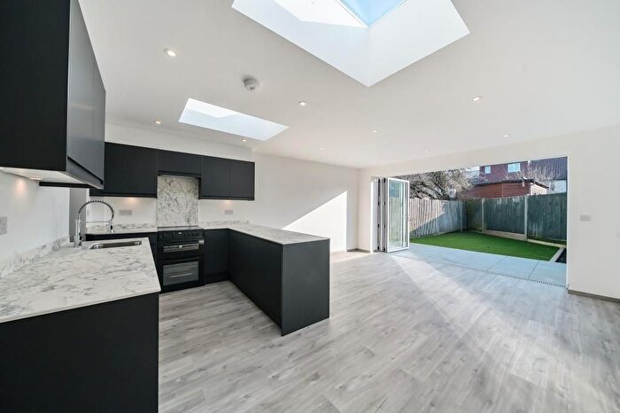 3 Bedroom Terraced House To Rent In South Avenue, Southall, UB1