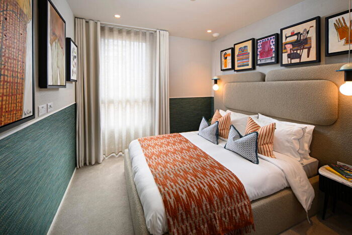 1 Bedroom Apartment For Sale In Heron Wharf, Leven Road, London, E14