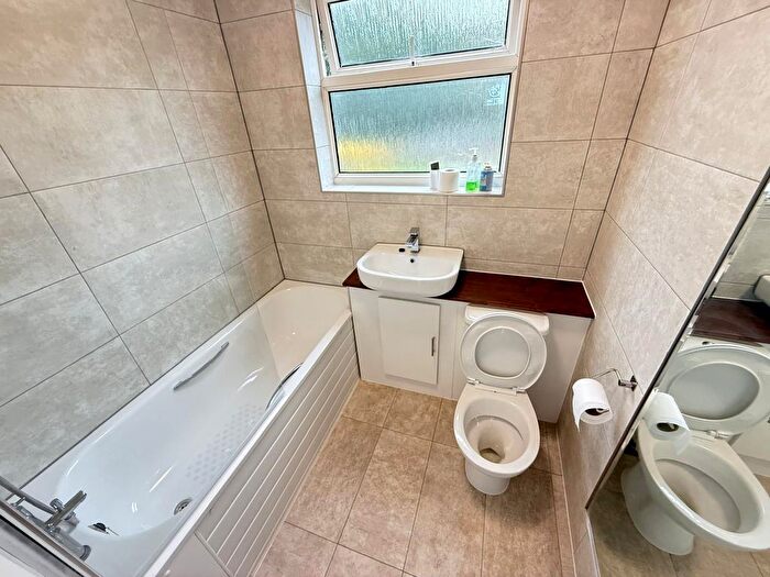 1 Bedroom Maisonette To Rent In Carr Road, Northolt, Greater London, UB5