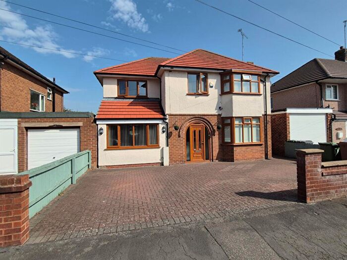 4 Bedroom Detached House For Sale In Escolme Drive, Wirral, CH49