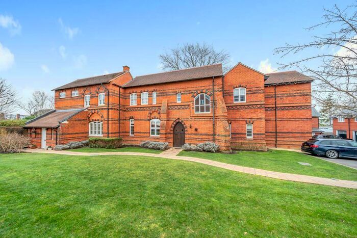 3 Bedroom Semi-Detached House To Rent In Maidenhead, Berkshire, SL6