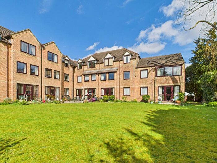 1 Bedroom Retirement Property For Sale In Hillstead Court, Basingstoke, RG21