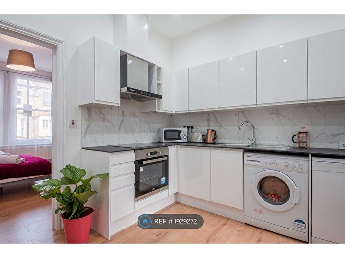 2 Bedroom Flat To Rent In Biscay Road, London, W6