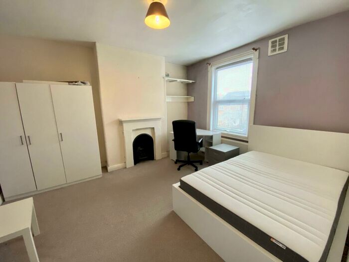 2 Bedroom House To Rent In Thomas Street, Leeds, LS6