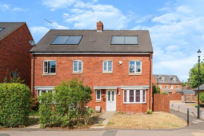 3 Bedroom End Of Terrace House To Rent In Cole Green Lane, Welwyn Garden City, AL7
