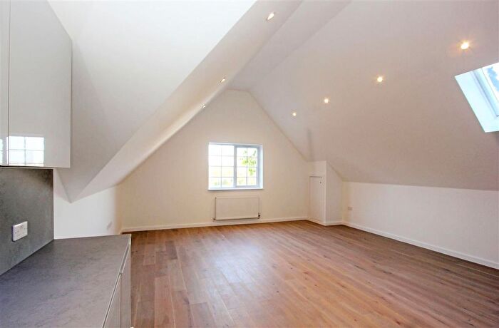 2 Bedroom Flat To Rent In Haling Park Road, South Croydon, CR2