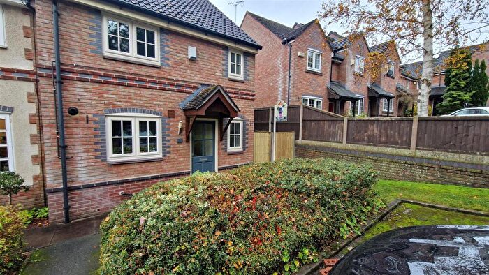 3 Bedroom Mews To Rent In The Spinney, Sandbach, CW11