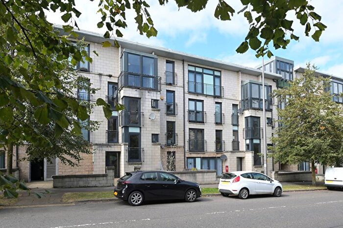 2 Bedroom Flat For Sale In Waterfront Gait, Granton, Edinburgh, EH5
