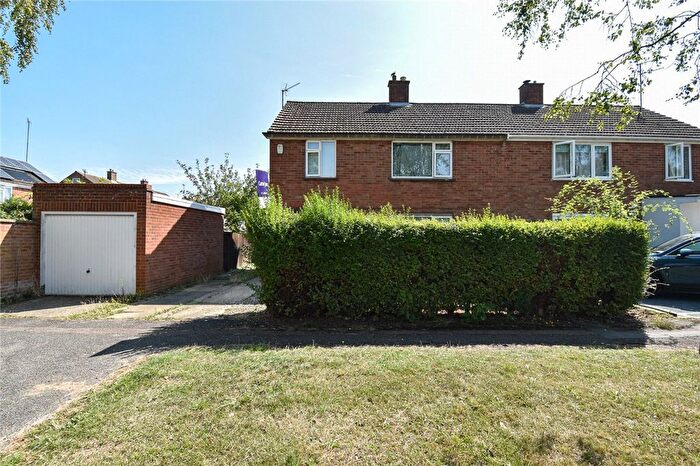 3 Bedroom Semi-Detached House To Rent In Harding Way, Cambridge, CB4