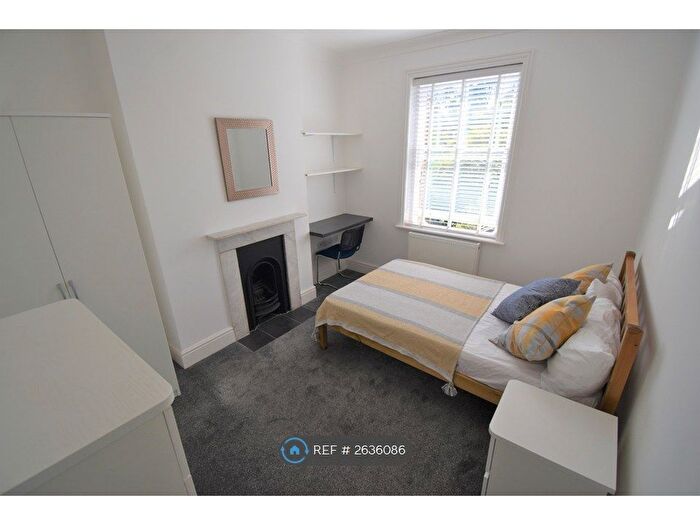 6 Bedroom Terraced House To Rent In Donnington Road, Reading, RG1