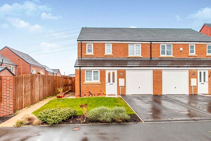3 Bedroom Semi-Detached House To Rent In Scatcherd Drive, Morley, Leeds, West Yorkshire, LS27
