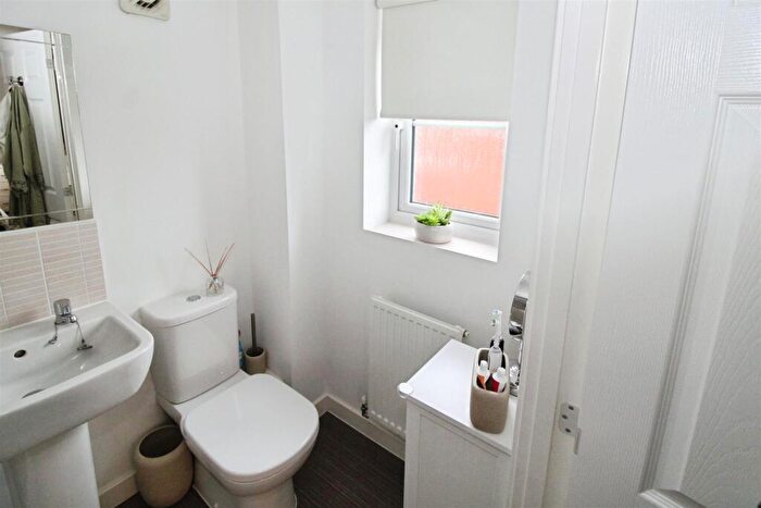 3 Bedroom Semi-Detached House For Sale In George Ebburn Close, Coventry, CV2
