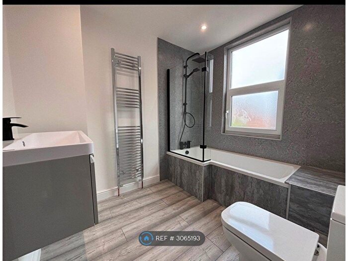 4 Bedroom Terraced House To Rent In Sheffield Road, Barnsley, S70