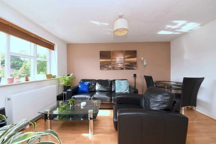 1 Bedroom Flat To Rent In Lucas Gardens, East Finchley, N2