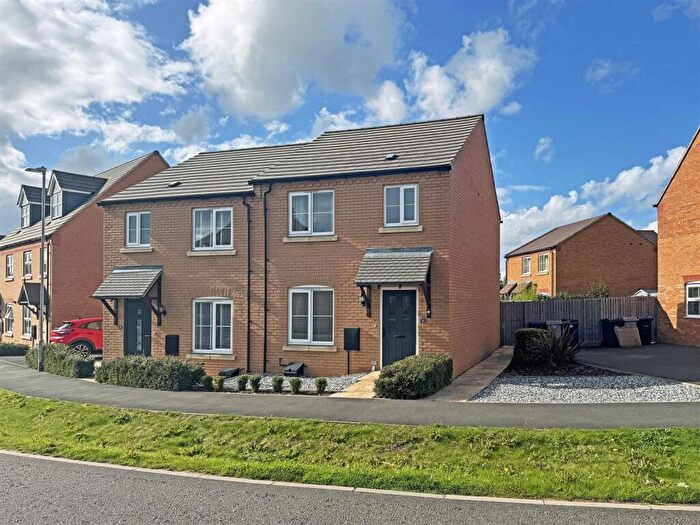 3 Bedroom Semi Detached House For Sale In Kingsdown Drive, Stamford, PE9