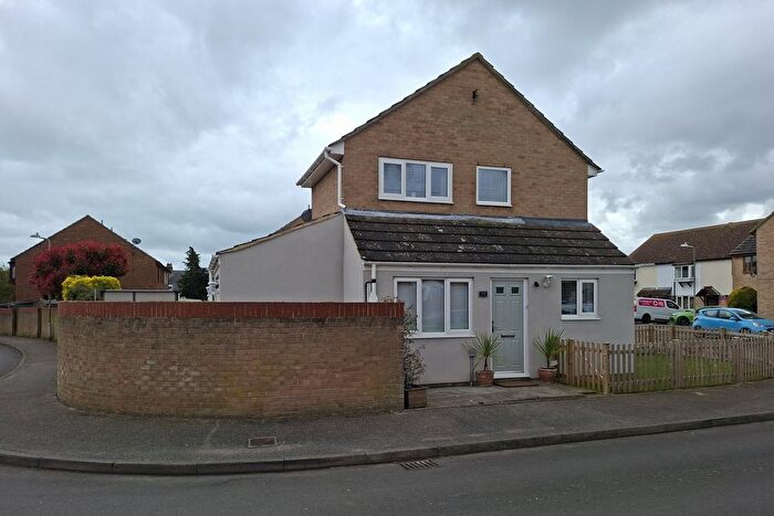 2 Bedroom Link Detached House For Sale In Church Meadow, Deal, CT14