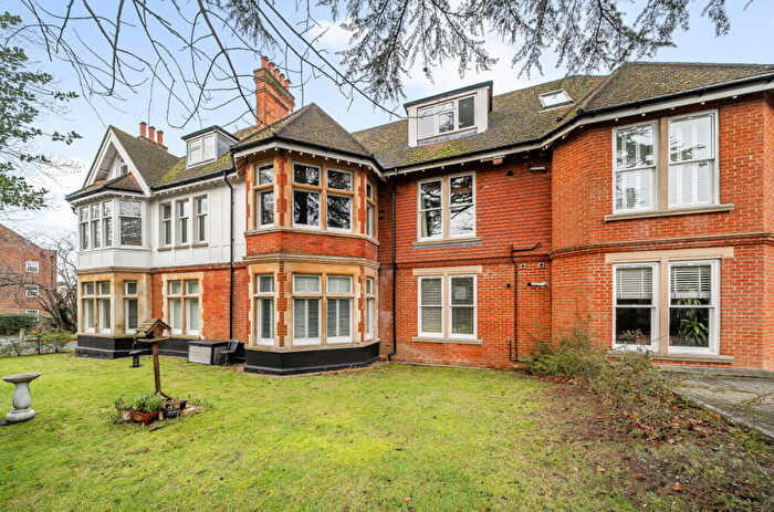 2 Bedroom Flat For Sale In Upper Park Place, - Upper Park Road, Camberley, Surrey, GU15