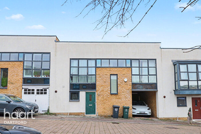 3 Bedroom Terraced House To Rent In Stonechat Mews, Greenhithe, DA9