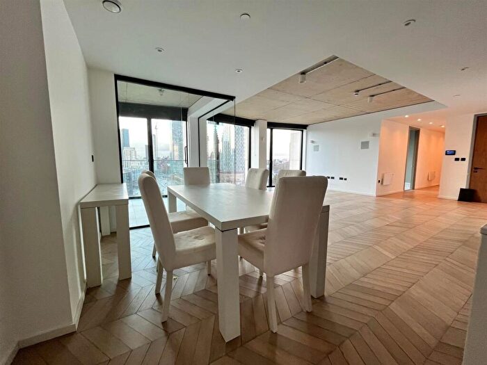 3 Bedroom Flat To Rent In St Georges Gardens, A Spinners Way, Manchester, M15