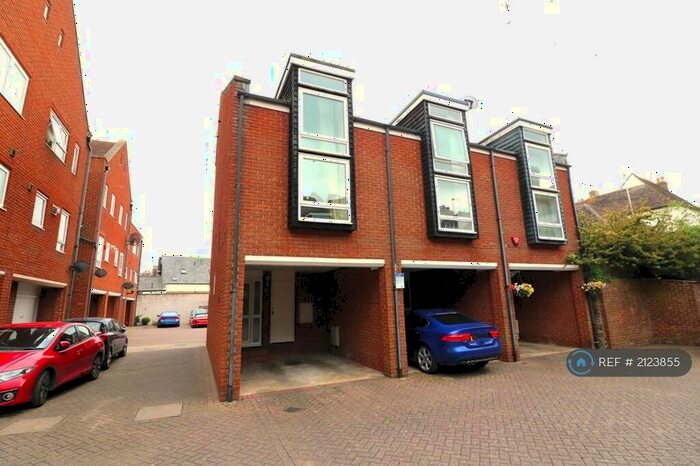 2 Bedroom End Of Terrace House To Rent In Aynsley Court, Sandwich, CT13