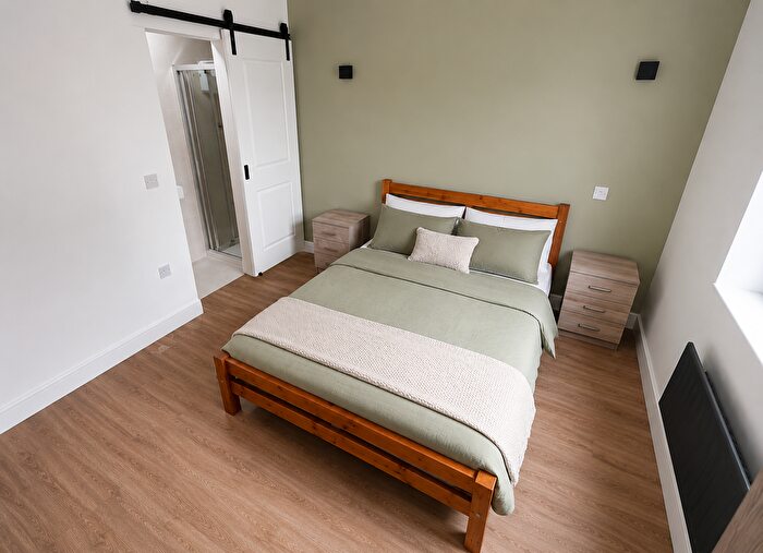 Studio To Rent In Granville Road, Luton, Bedfordshire, LU1