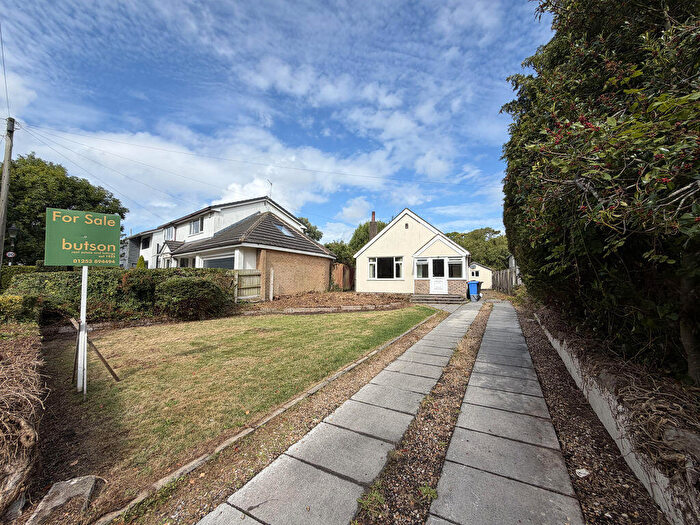 2 Bedroom Detached Bungalow For Sale In Little Poulton Lane, Poulton-Le-Fylde, FY6
