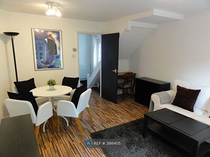 2 Bedroom Semi-Detached House To Rent In St. Peter's Close, London, SW17