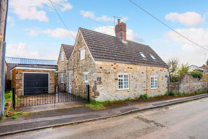 4 Bedroom Detached House For Sale In Banbury Lane, Culworth, OX17
