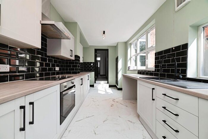 4 Bedroom End Of Terrace House For Sale In Washington Street, Hull, HU5