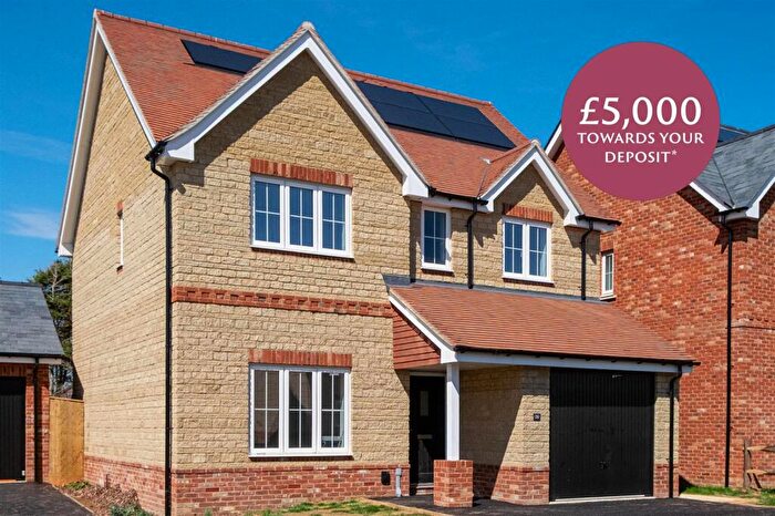 4 Bedroom Detached House For Sale In Godshill Village, PO38