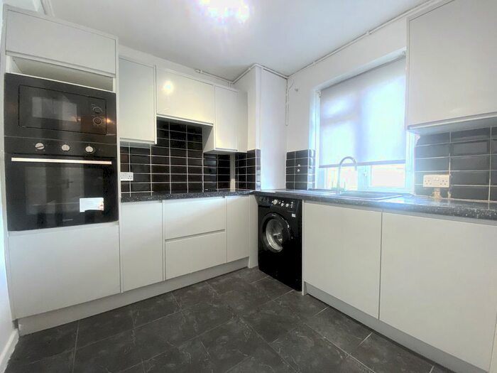 3 Bedroom Flat To Rent In Padnall Court, Romford, Essex, RM6