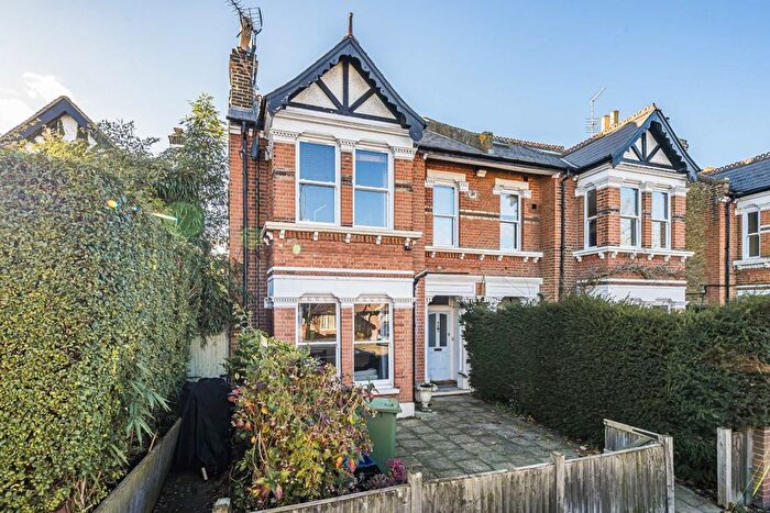 2 Bedroom Flat To Rent In Kingston Road, Teddington, TW11