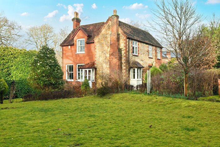 4 Bedroom Detached House For Sale In Chapel Road, Rowledge, Farnham, GU10