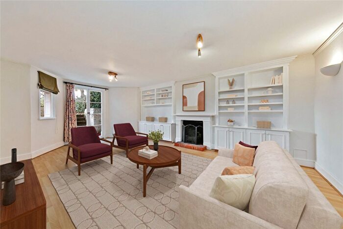 2 Bedroom Flat For Sale In Cambridge Park, Twickenham, TW1